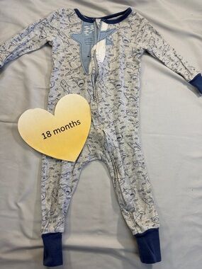 Kids Headquarters Gray and blue Trim Onesie sleeper with shark design